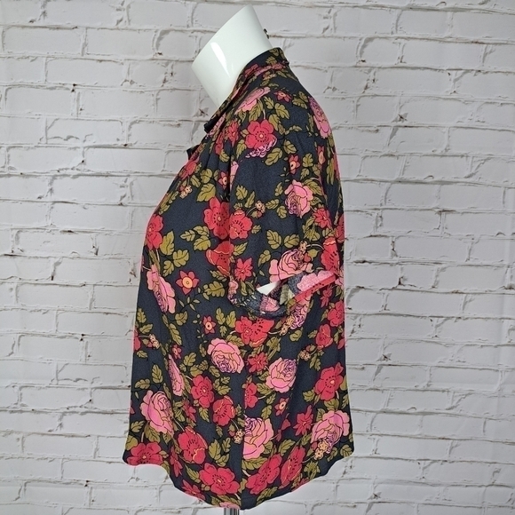 SALTWATER Luxe Floral Cropped Button down shirt - Picture 5 of 10